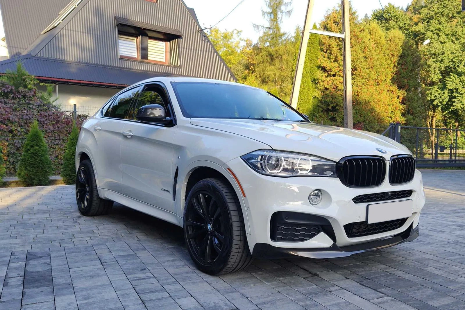 Skvettlapper BMW X6 (F16) 2014 - 2019 │ Black Mud Guards - sett 4 stk. Image 1