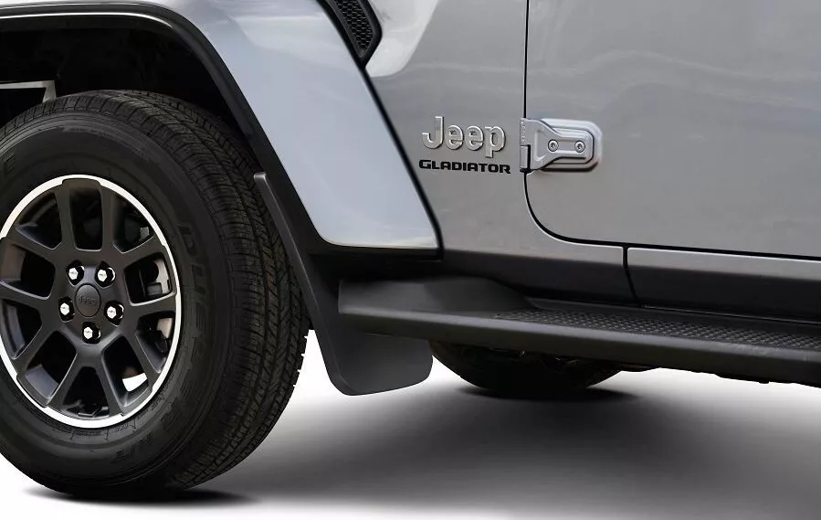 Skvettlapper foran Jeep Wrangler JL 2017 -> │ Genuine® Mopar Mud Guards Kit - sett 2 stk. – bilde 2