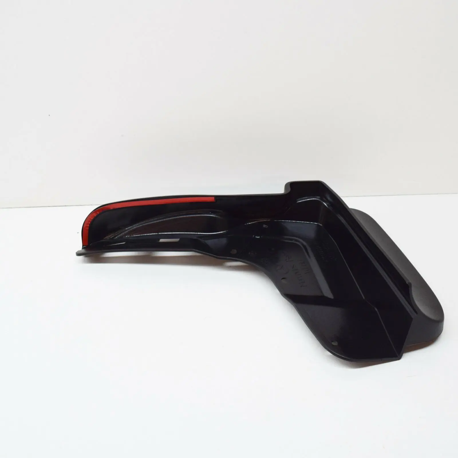 Skvettlapper foran Mercedes-Benz ML (W166) 2011 - 2015 – bilde 7