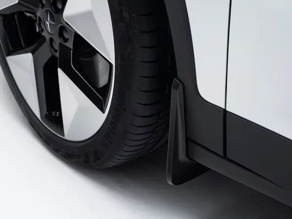 Skvettlapper foran Polestar 2 2020 -> | sett 2 stk.