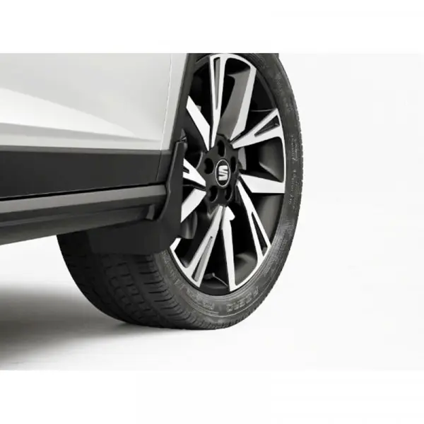 Skvettlapper foran Seat Arona 2017-> | Black - sett 2 stk.