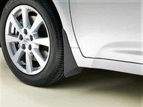 Skvettlapper foran Toyota Avensis III (T27) 2009 - 2018 | Genuine® Mud Flaps Black - sett 2 stk. – bilde 2