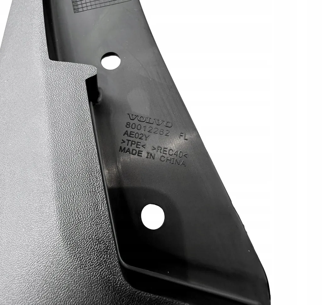 Skvettlapper foran Volvo EX30 2023 -> │ Genuine® Front Mudflap Kit Black - sett 2 stk. – bilde 3