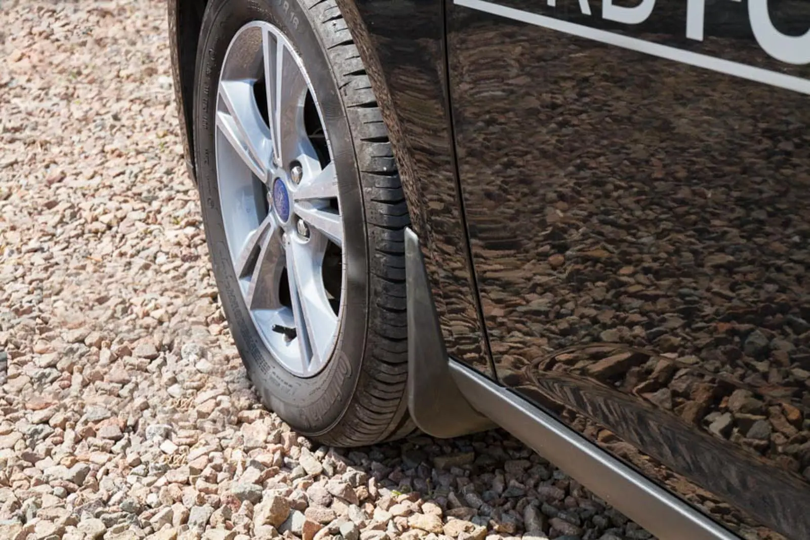 Skvettlapper Ford Focus III Sedan 2010 - 2019