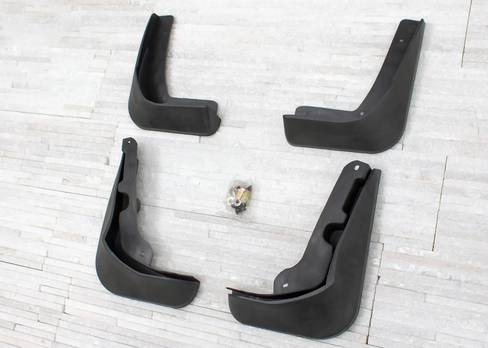 Skvettlapper Ford Focus III Sedan 2010 - 2019 – bilde 3