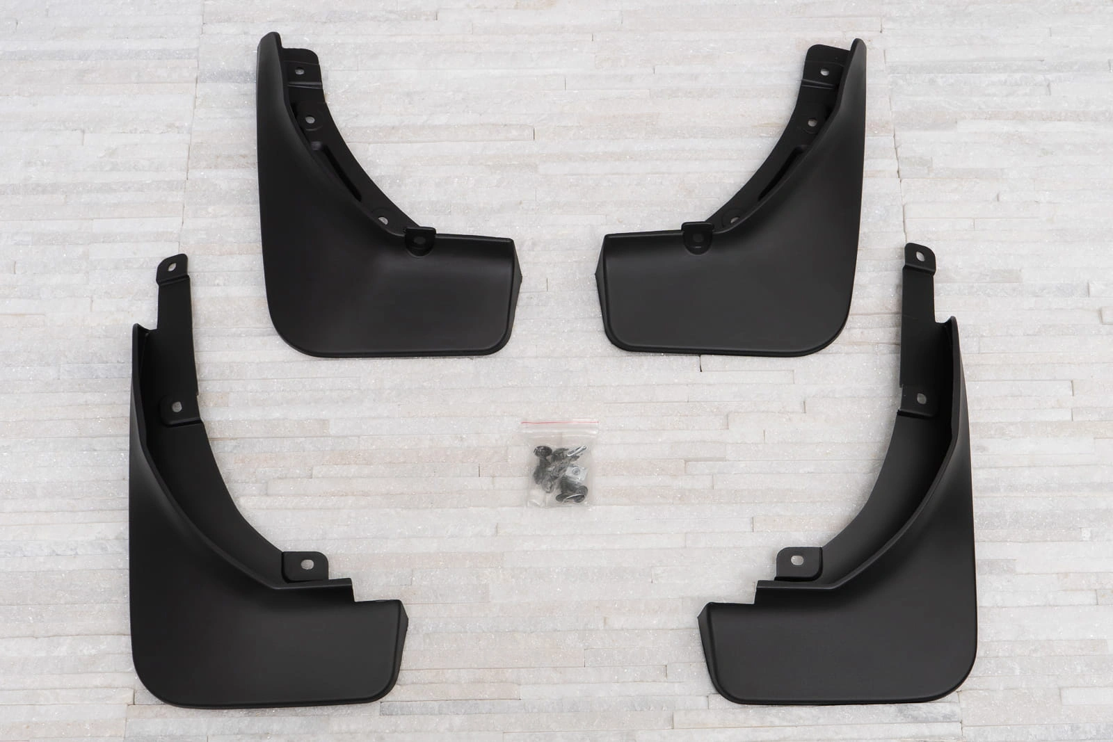 Skvettlapper Ford Kuga III 2019 -> │ Black Mud Guards - sett 4 stk. – bilde 4