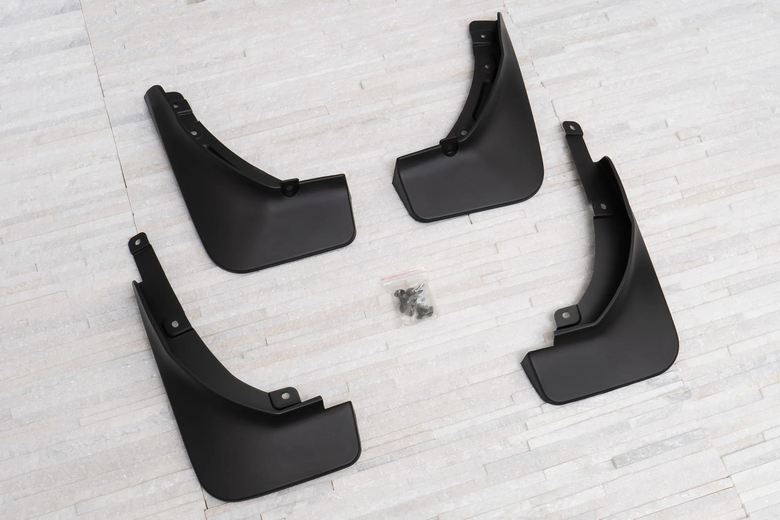 Skvettlapper Ford Kuga III 2019 -> │ Black Mud Guards - sett 4 stk. – bilde 5