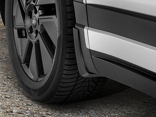 Skvettlapper Hyundai Ioniq 9 2025 -> | front Calligraphy versjon - Genuine® Black Mud Flaps - sett 2 stk. Image 1