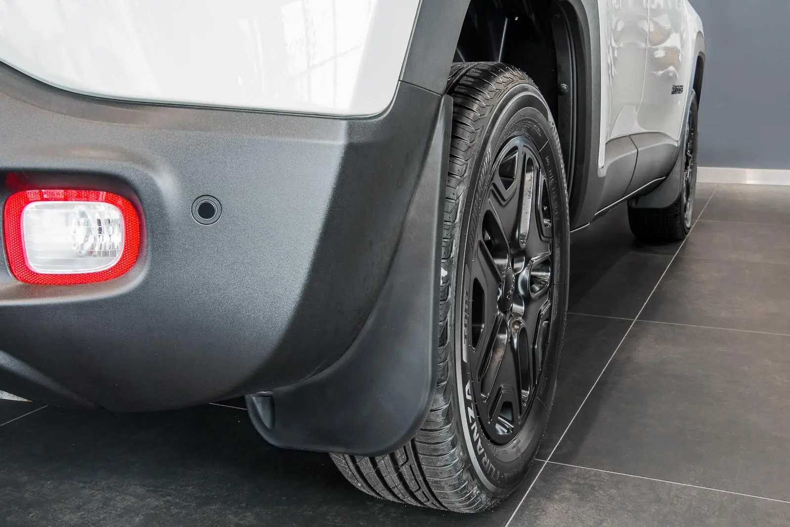 Skvettlapper Jeep Renegade 2014 ->