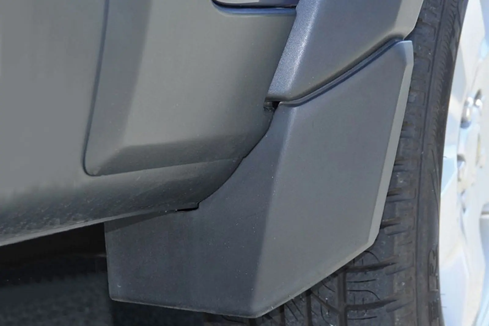 Skvettlapper Land Rover Discovery 3 / 4 (L319) 2004 - 2016 – bilde 2