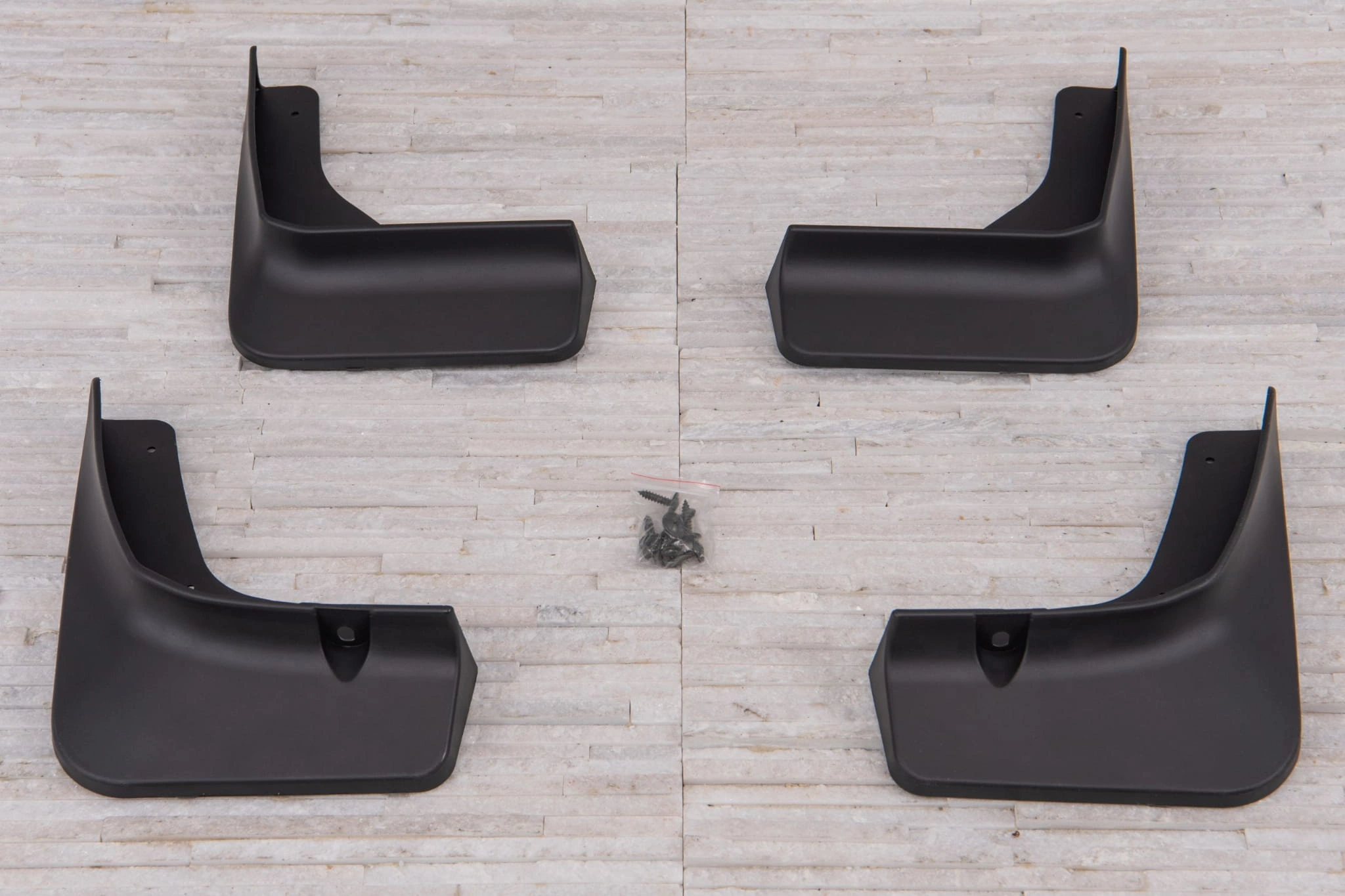 Skvettlapper Mitsubishi Outlander IV 2022 -> │ Black Mud Guards - sett 4 stk. – bilde 2