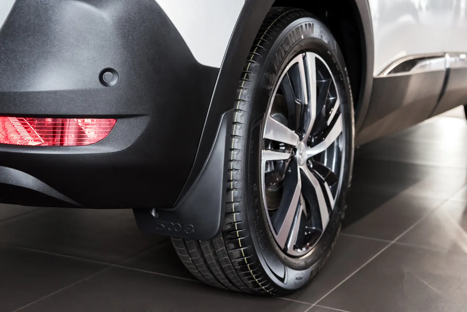 Skvettlapper Peugeot 5008 II 2017 - 2024