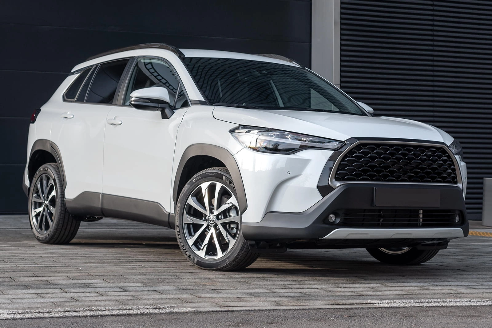 Skvettlapper Toyota Corolla Cross Hybrid 2022 -> │ Black Mud Guards - sett 4 stk.