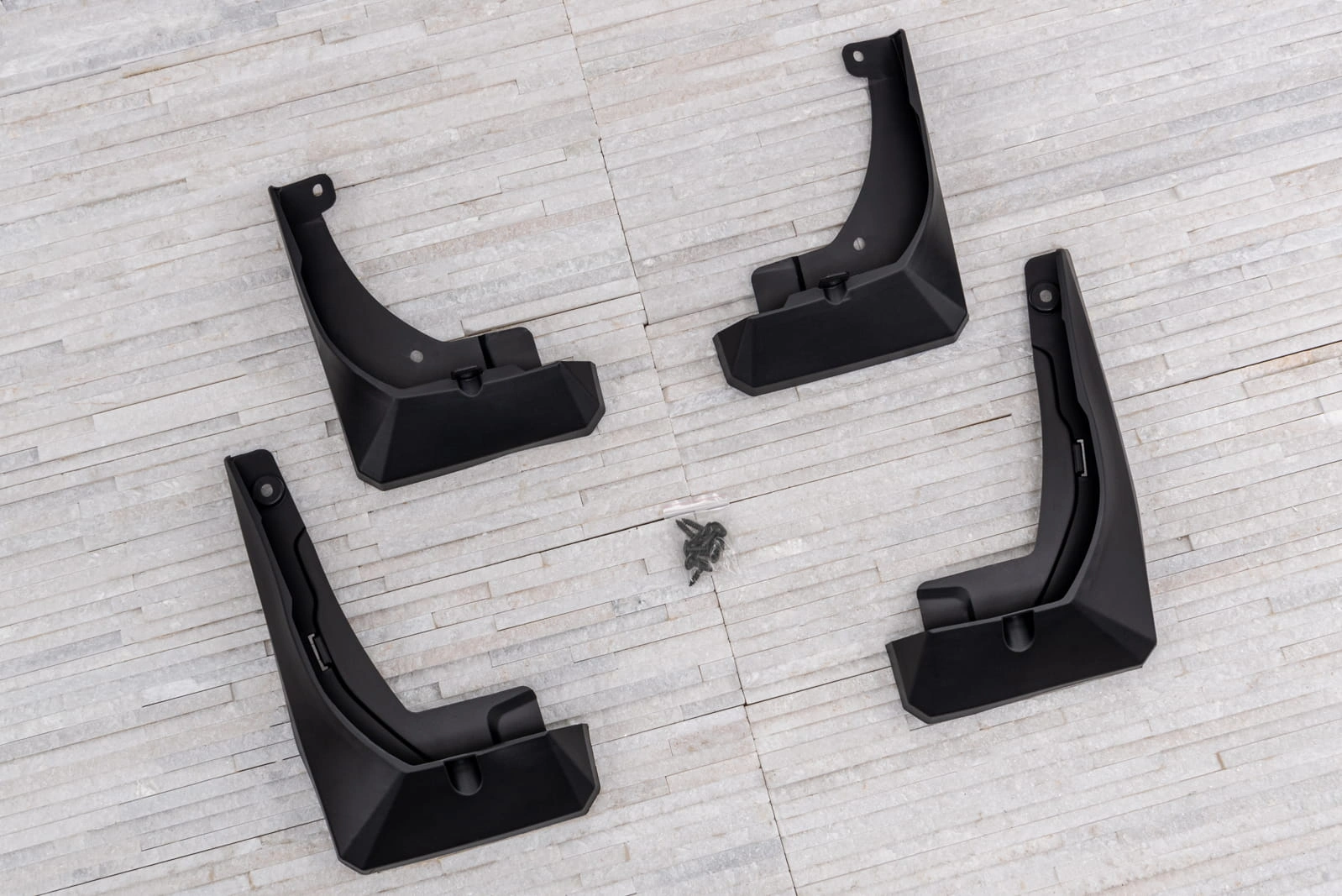 Skvettlapper Toyota Corolla Cross Hybrid 2022 -> │ Black Mud Guards - sett 4 stk. – bilde 4