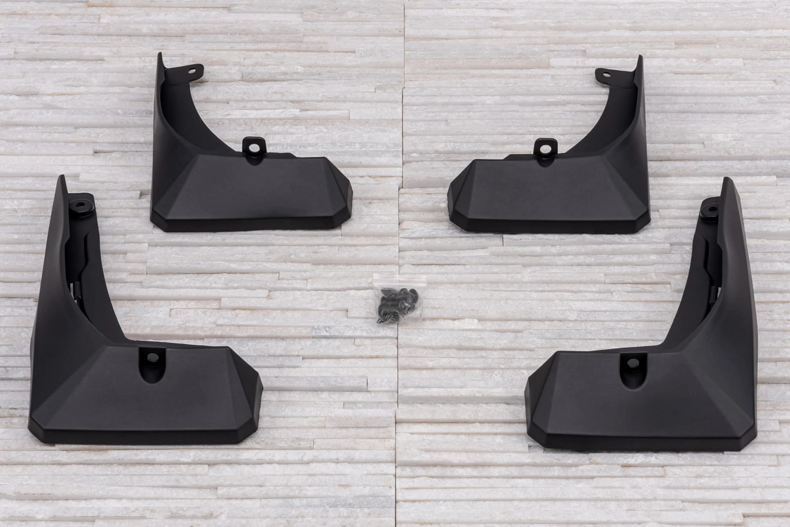 Skvettlapper Toyota Corolla Cross Hybrid 2022 -> │ Black Mud Guards - sett 4 stk. – bilde 5