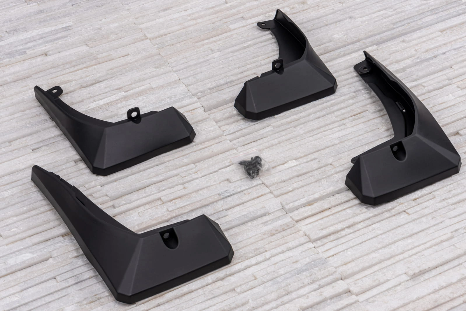 Skvettlapper Toyota Corolla Cross Hybrid 2022 -> │ Black Mud Guards - sett 4 stk. – bilde 6