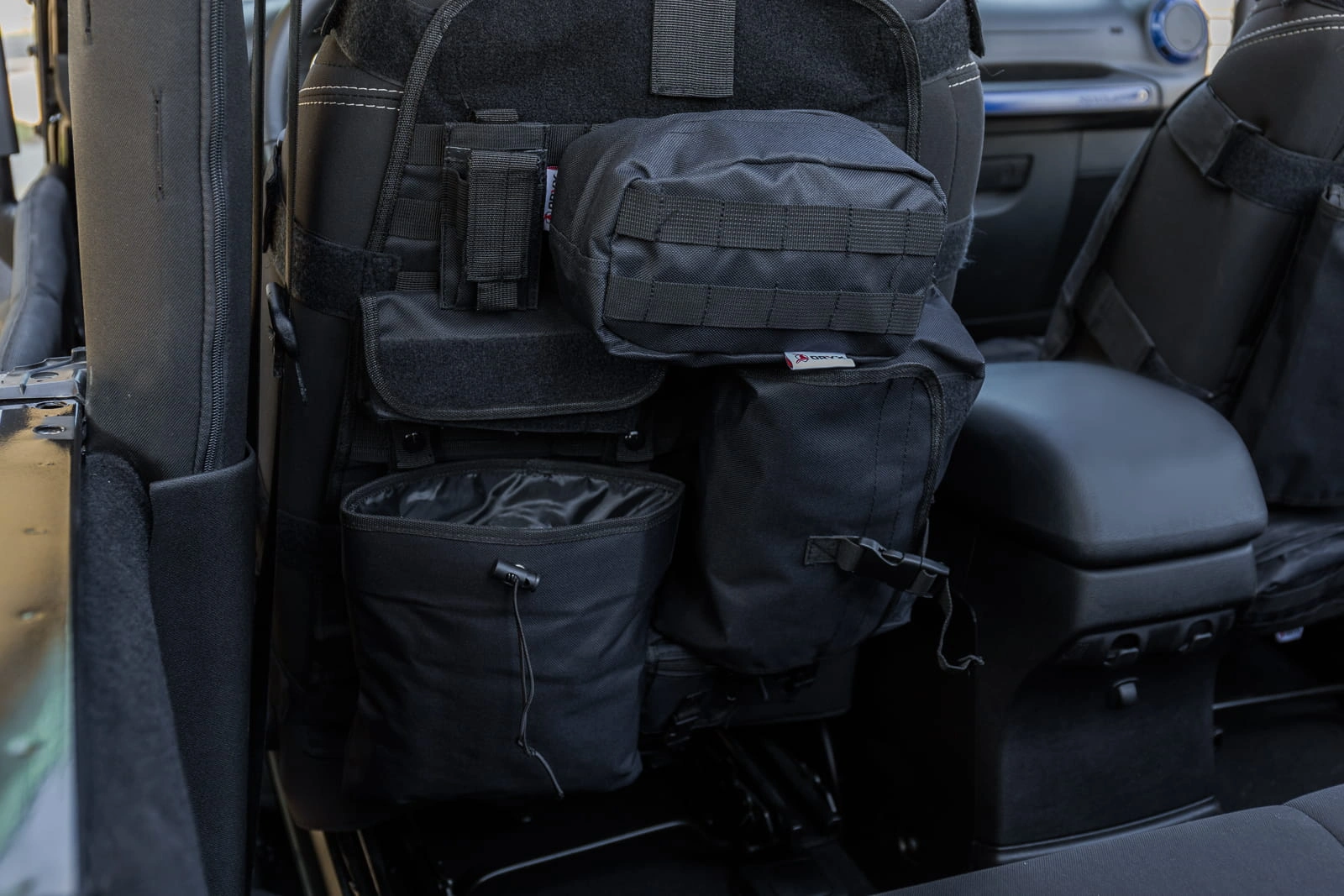 Sparketrekk Jeep Wrangler │ Beskyttelsestrekk for seteryggen med oppbevaring - 1 stk. – bilde 5