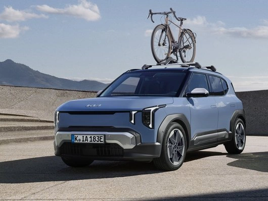 Speildeksler Kia EV2 2026 -> │ børstet aluminium-optikk - brushed aluminium optic - sett 2 stk. – bilde 2