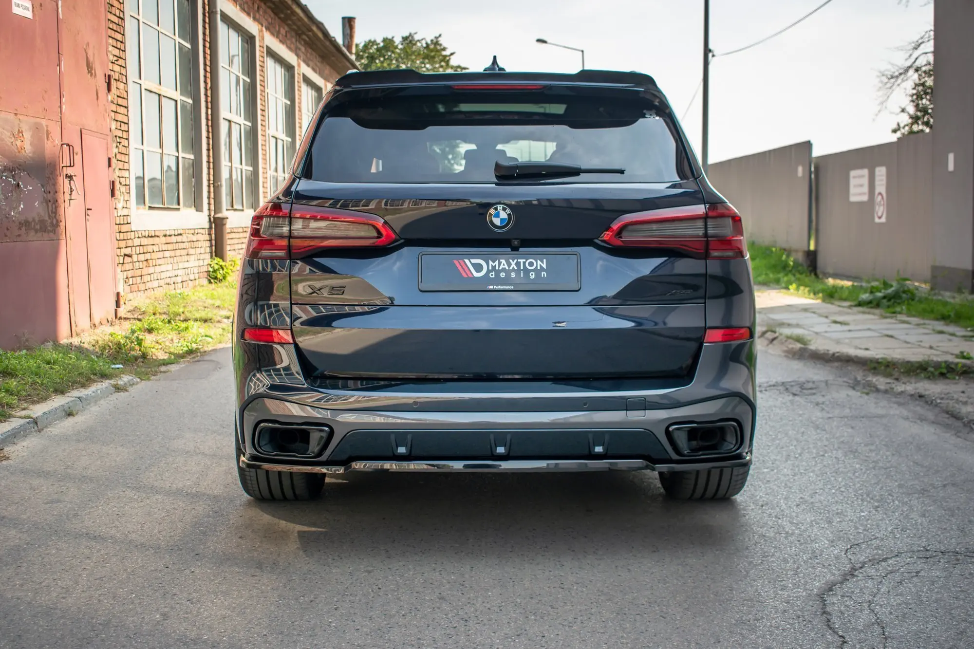 Splitter bak BMW X5 (G05) M Pack 2018 -> | Glossy Black Edition – bilde 3