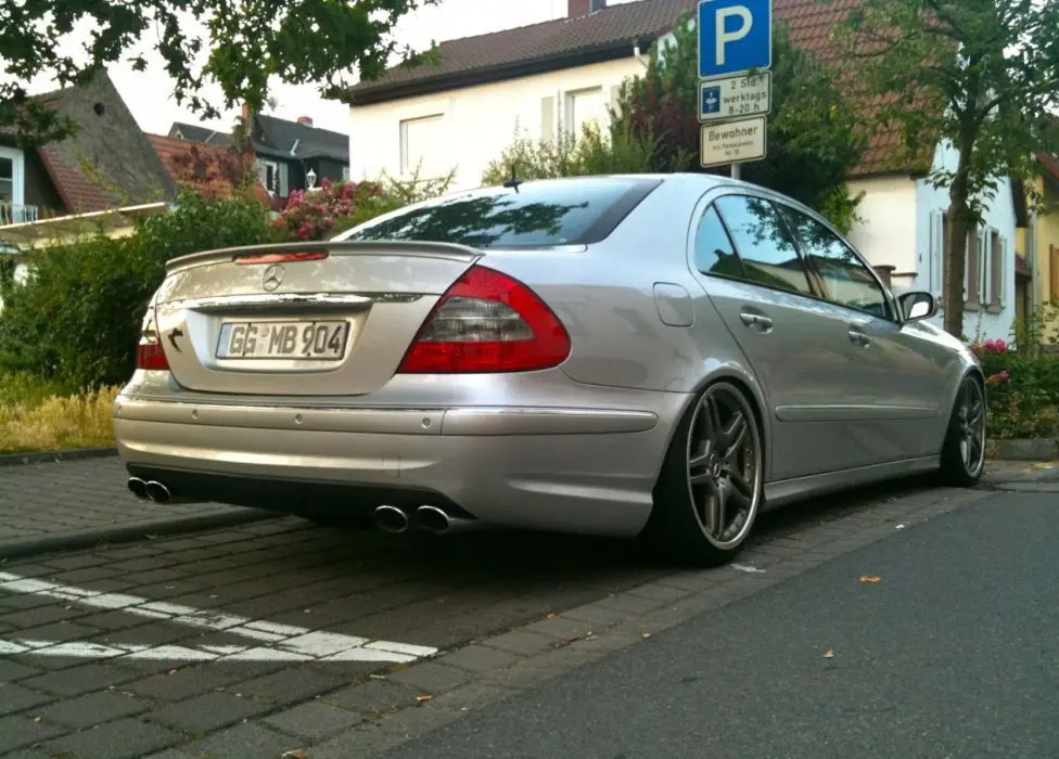 Spoiler bak Mercedes-Benz E-Klasse W211 Sedan AMG Style Image 1