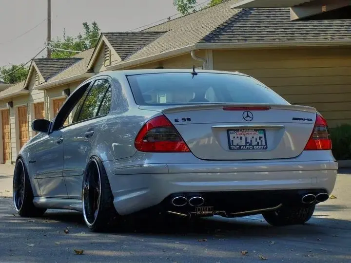Spoiler bak Mercedes-Benz E-Klasse W211 Sedan AMG Style Image 2