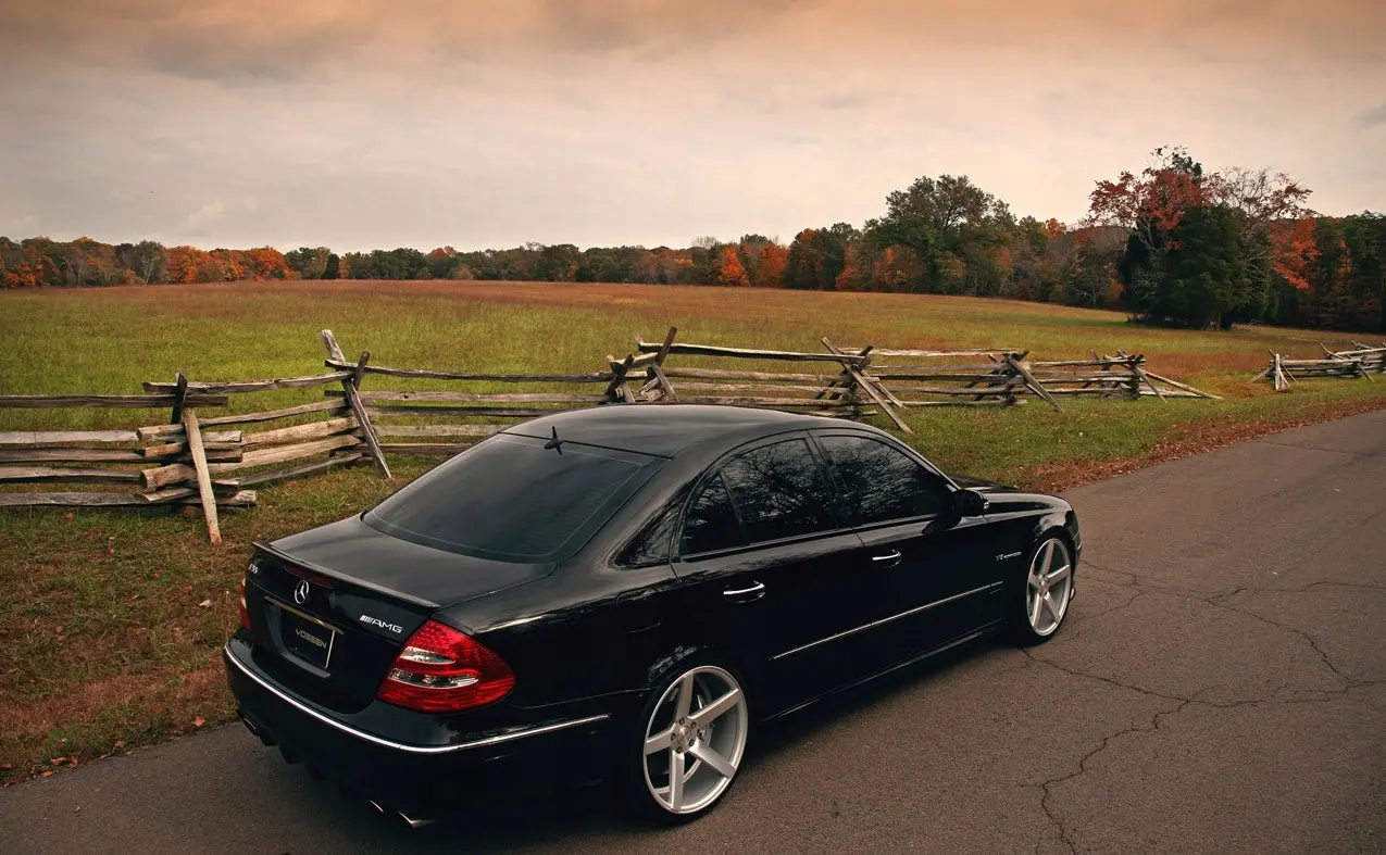 Spoiler bak Mercedes-Benz E-Klasse W211 Sedan AMG Style Image 3