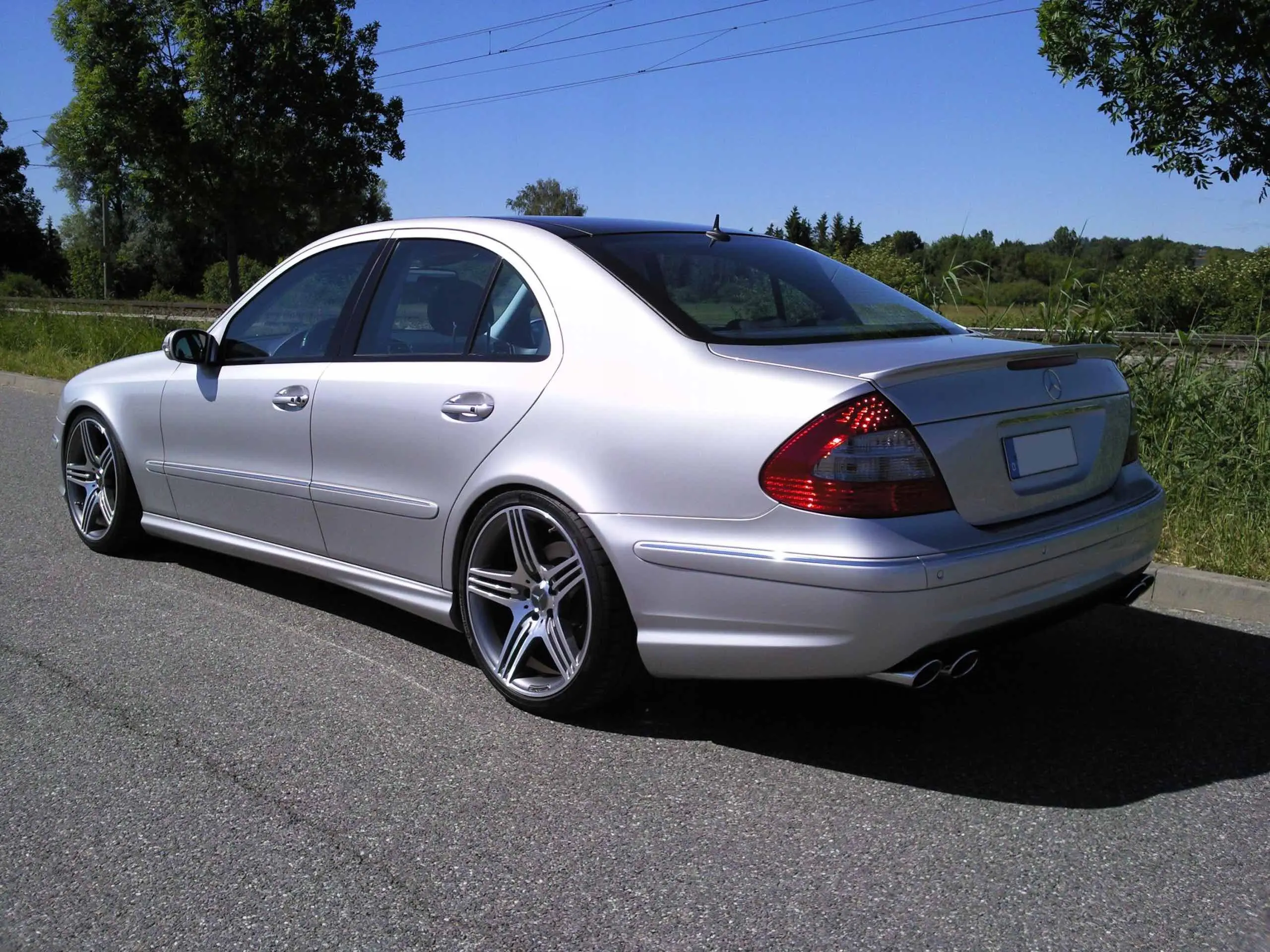Spoiler bak Mercedes-Benz E-Klasse W211 Sedan AMG Style Image 6