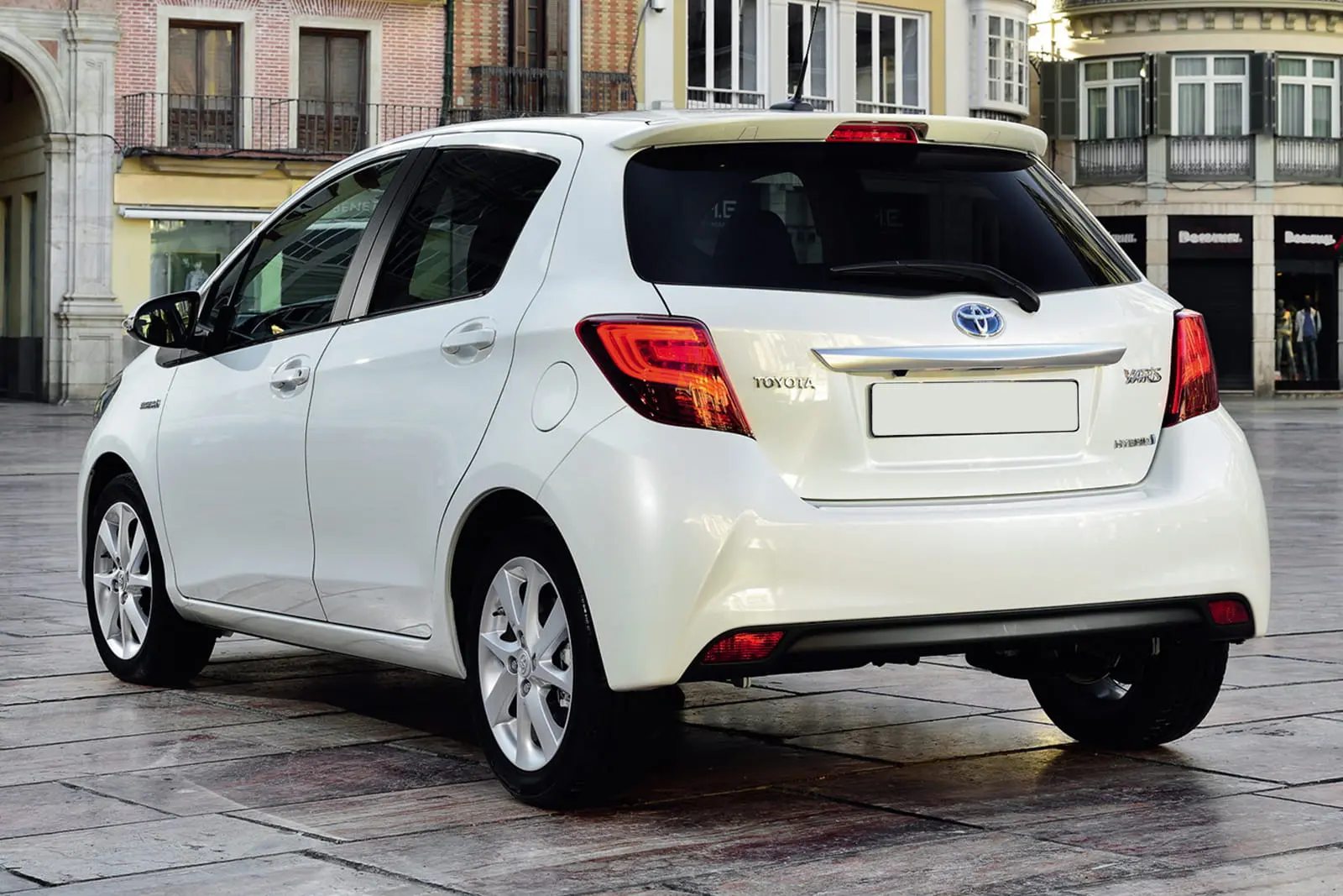 Spoiler bak Toyota Yaris 2011-2019