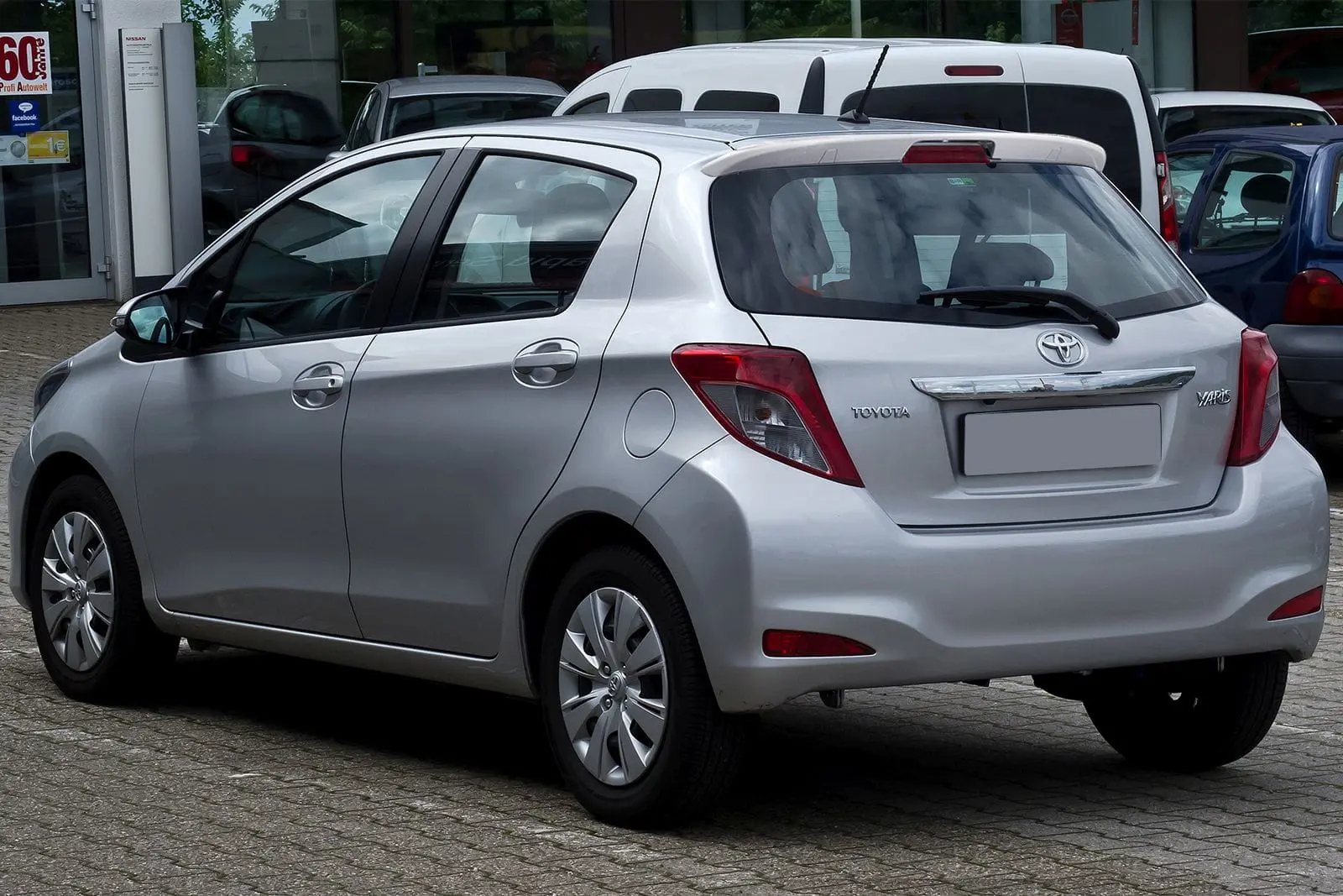 Spoiler bak Toyota Yaris 2011-2019 – bilde 2