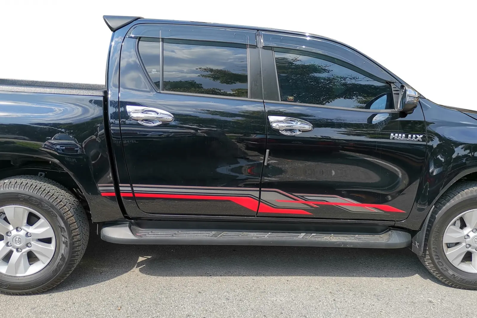 Spoiler / takvinge Toyota Hilux VIII 2015 -> Image 1