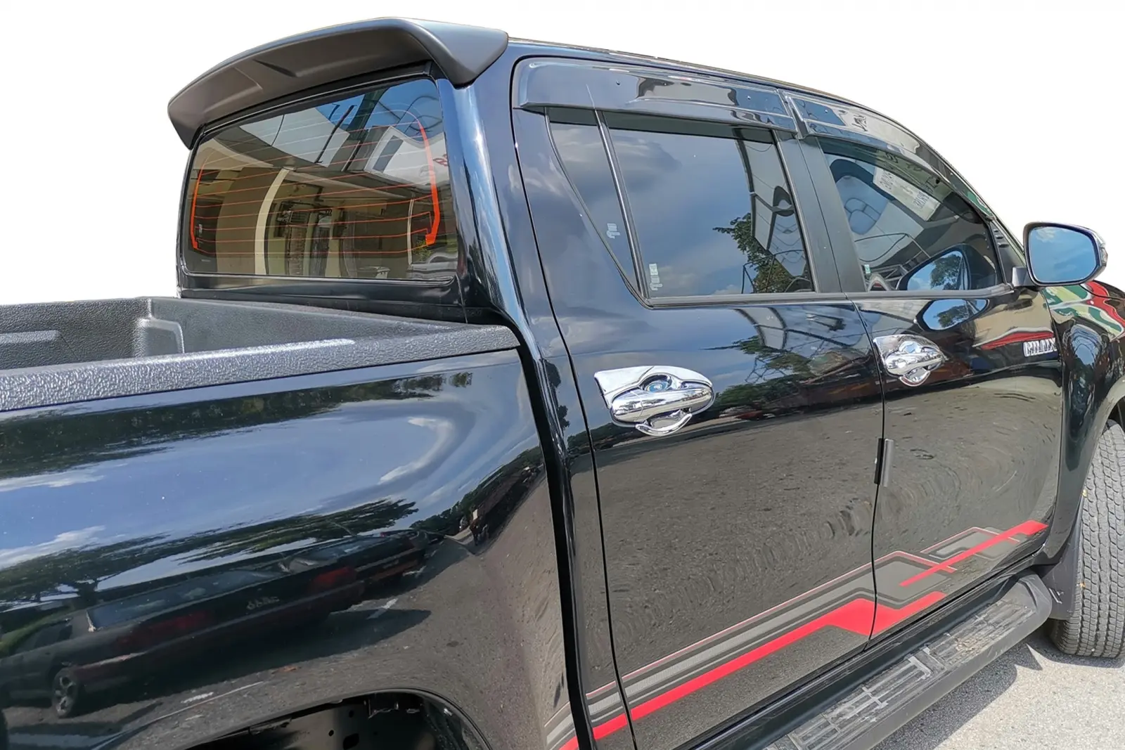 Spoiler / takvinge Toyota Hilux VIII 2015 -> Image 2