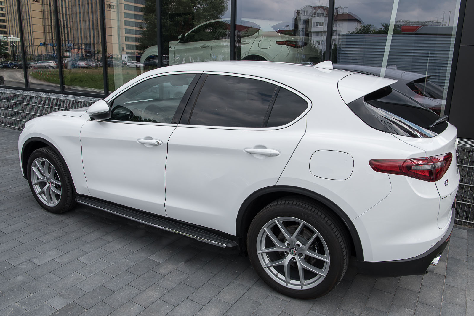 Stigtrinn Alfa Romeo Stelvio 2016 - 2025