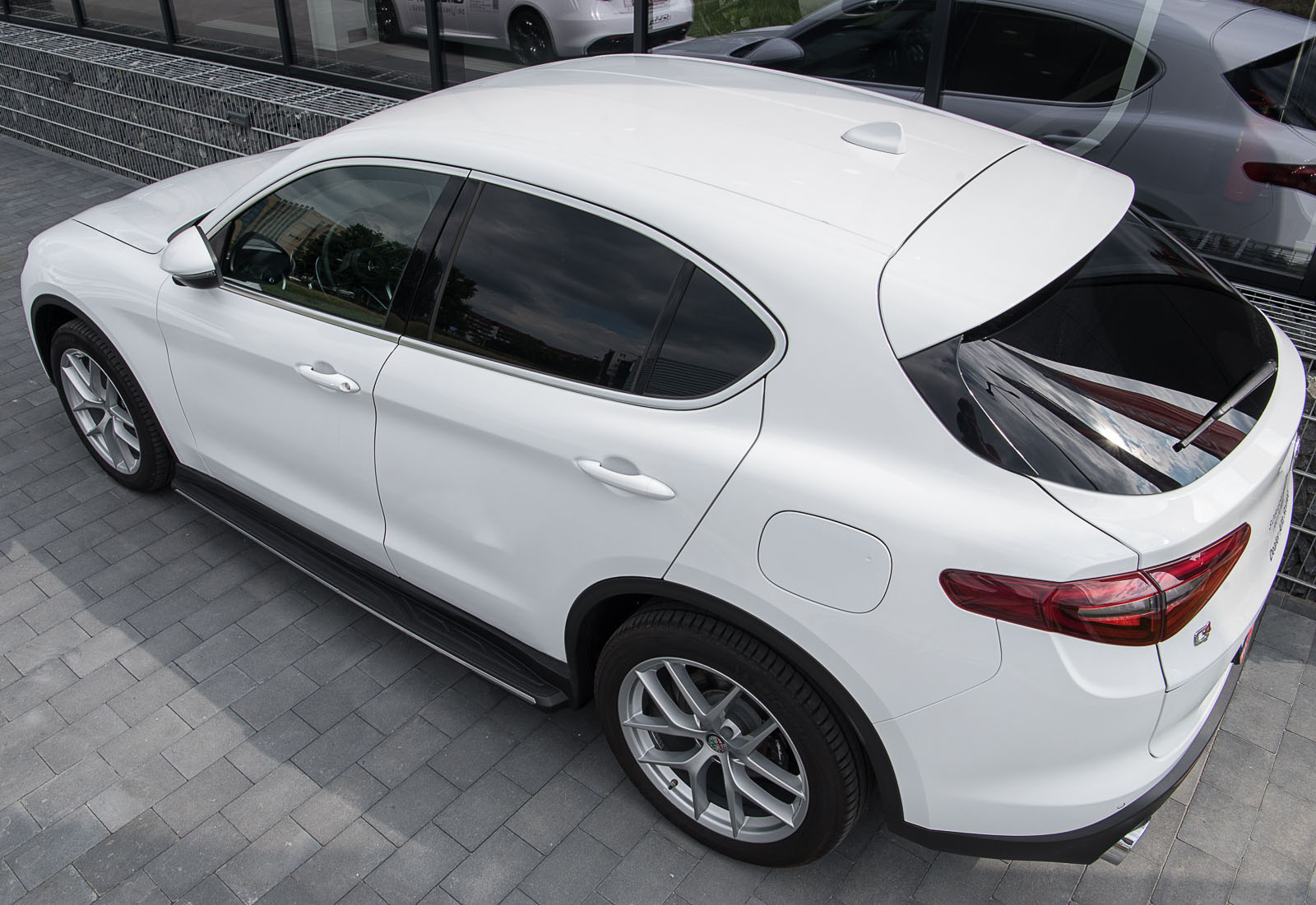 Stigtrinn Alfa Romeo Stelvio 2016 - 2025 – bilde 4