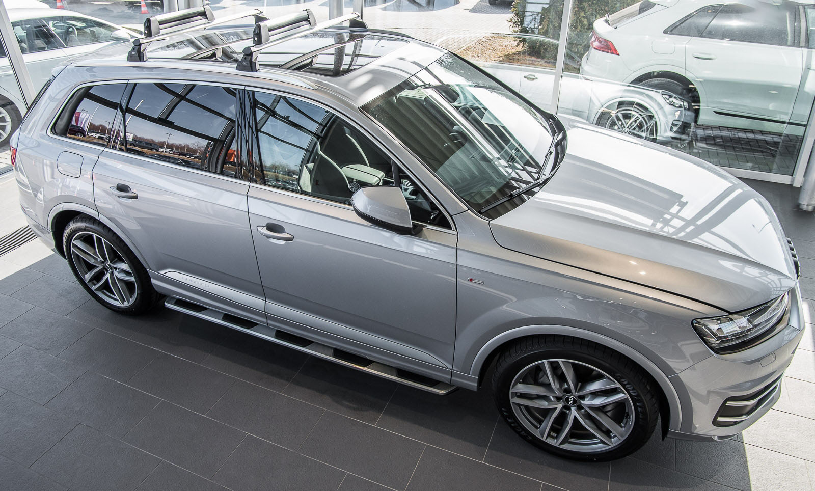 Stigtrinn Audi Q7 4M 2015 -> – bilde 4