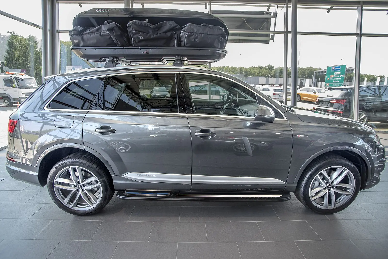 Stigtrinn Audi Q7 4M 2015 -> │ Black Edition – bilde 3