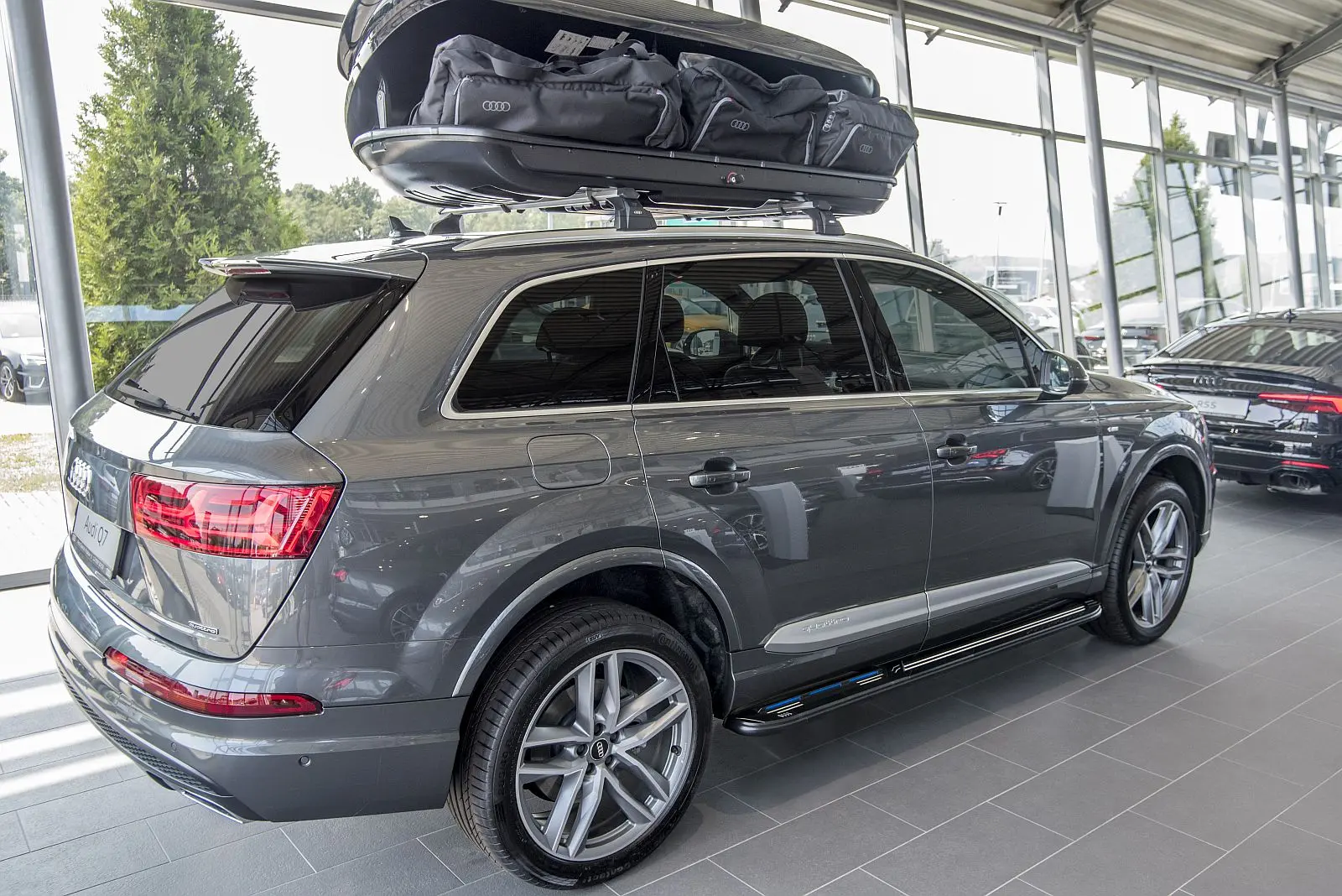 Stigtrinn Audi Q7 4M 2015 -> │ Black Edition – bilde 5