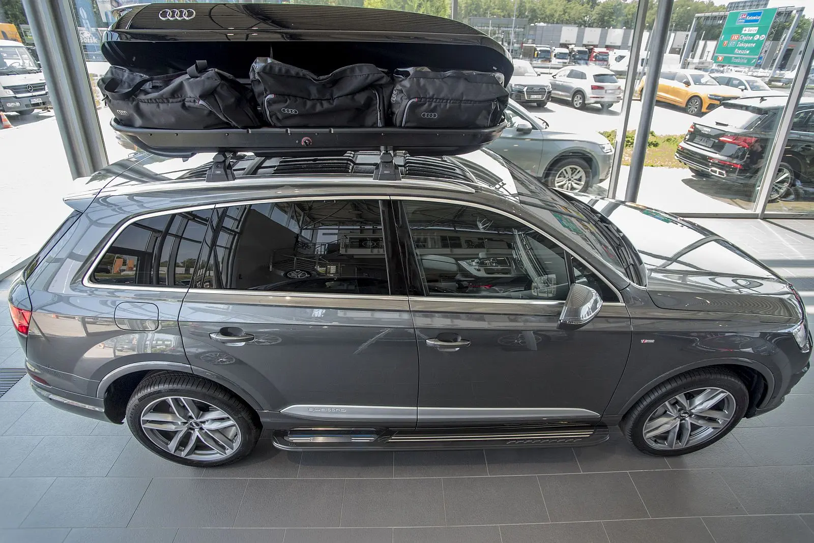 Stigtrinn Audi Q7 4M 2015 -> │ Black Edition – bilde 7