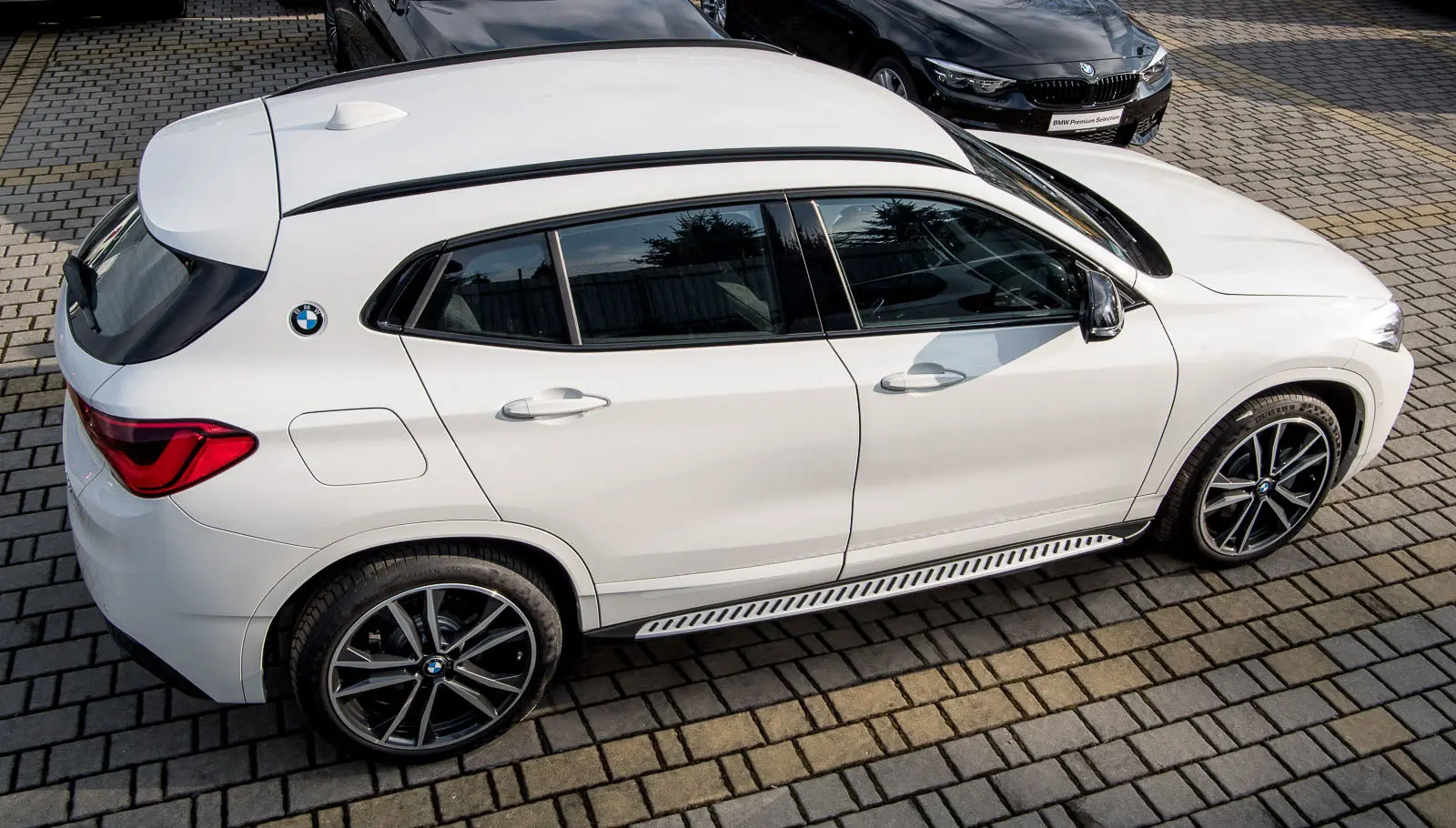 Stigtrinn BMW X2 2017-> – bilde 2