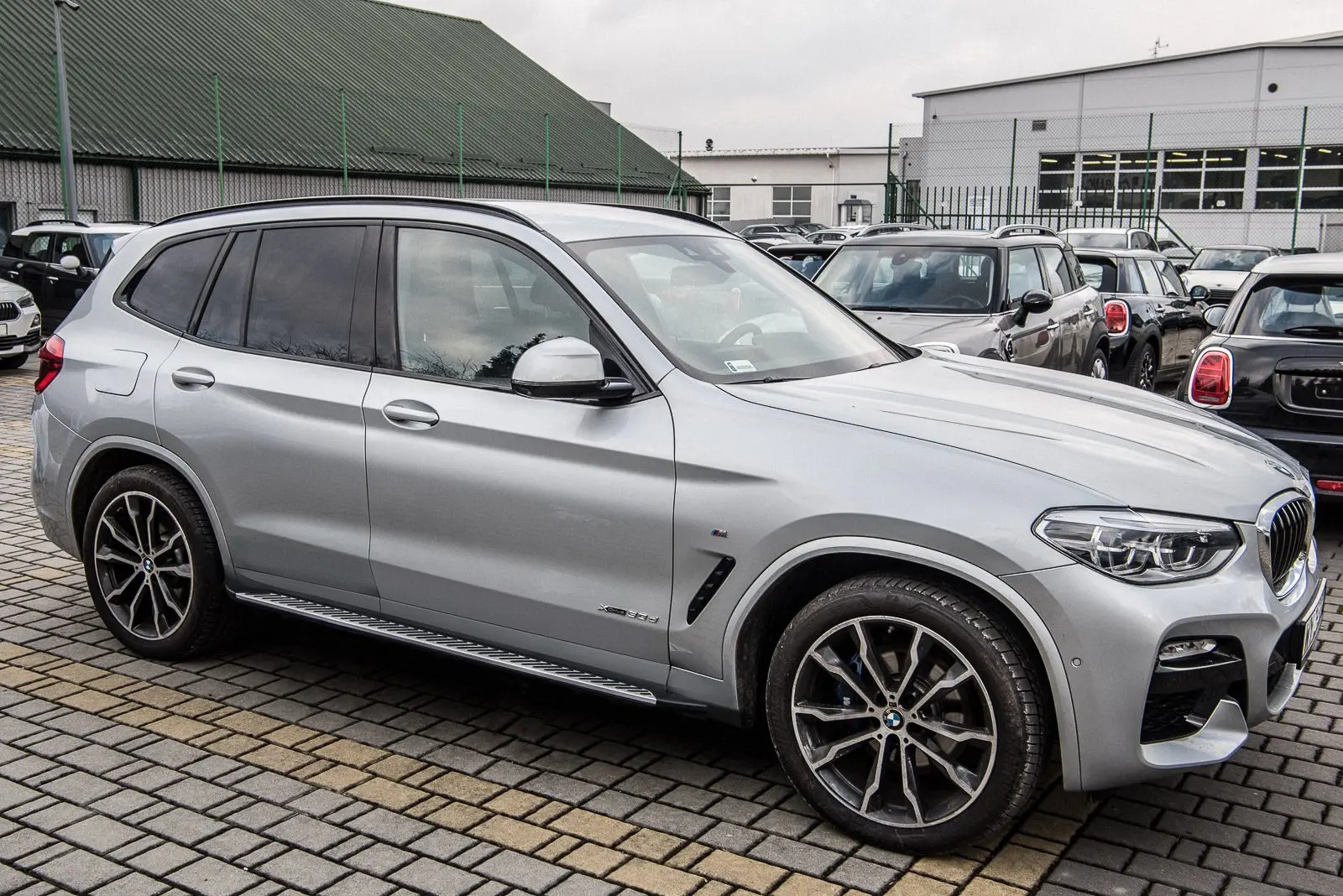 Stigtrinn BMW X3 (G01) 2017 - 2024 / BMW iX3 (G08) 2020 – 2025 – bilde 2