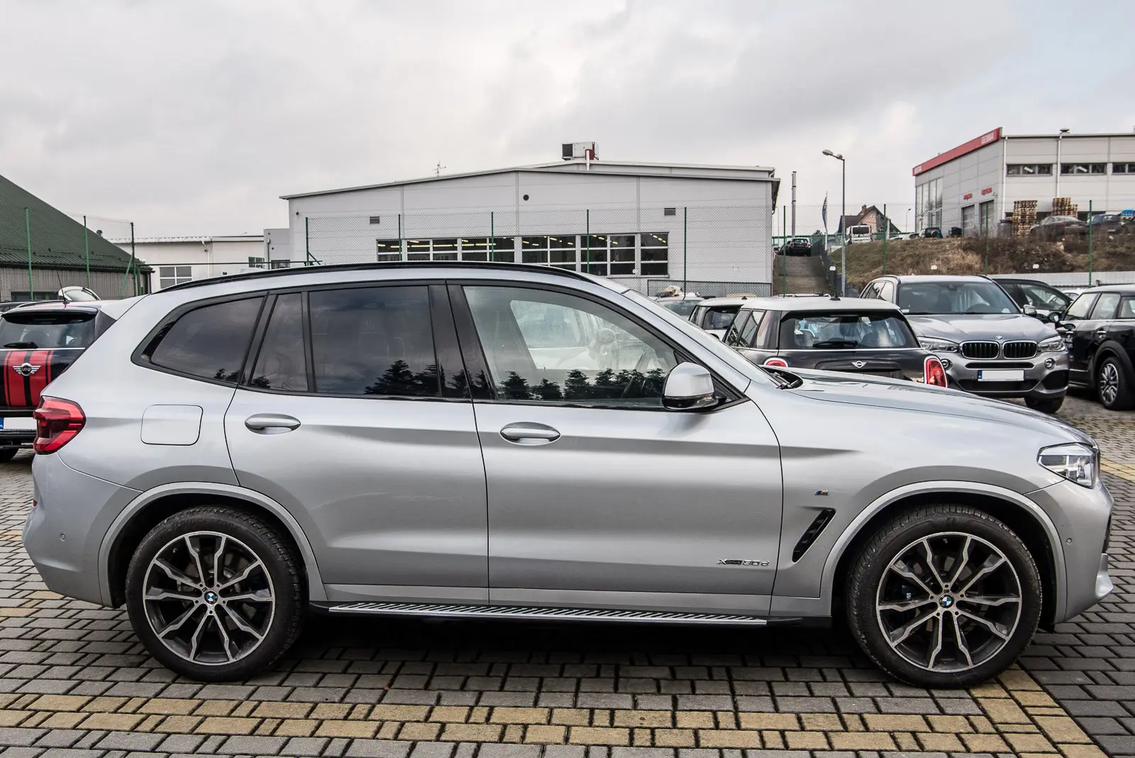 Stigtrinn BMW X3 (G01) 2017 - 2024 / BMW iX3 (G08) 2020 – 2025 – bilde 3