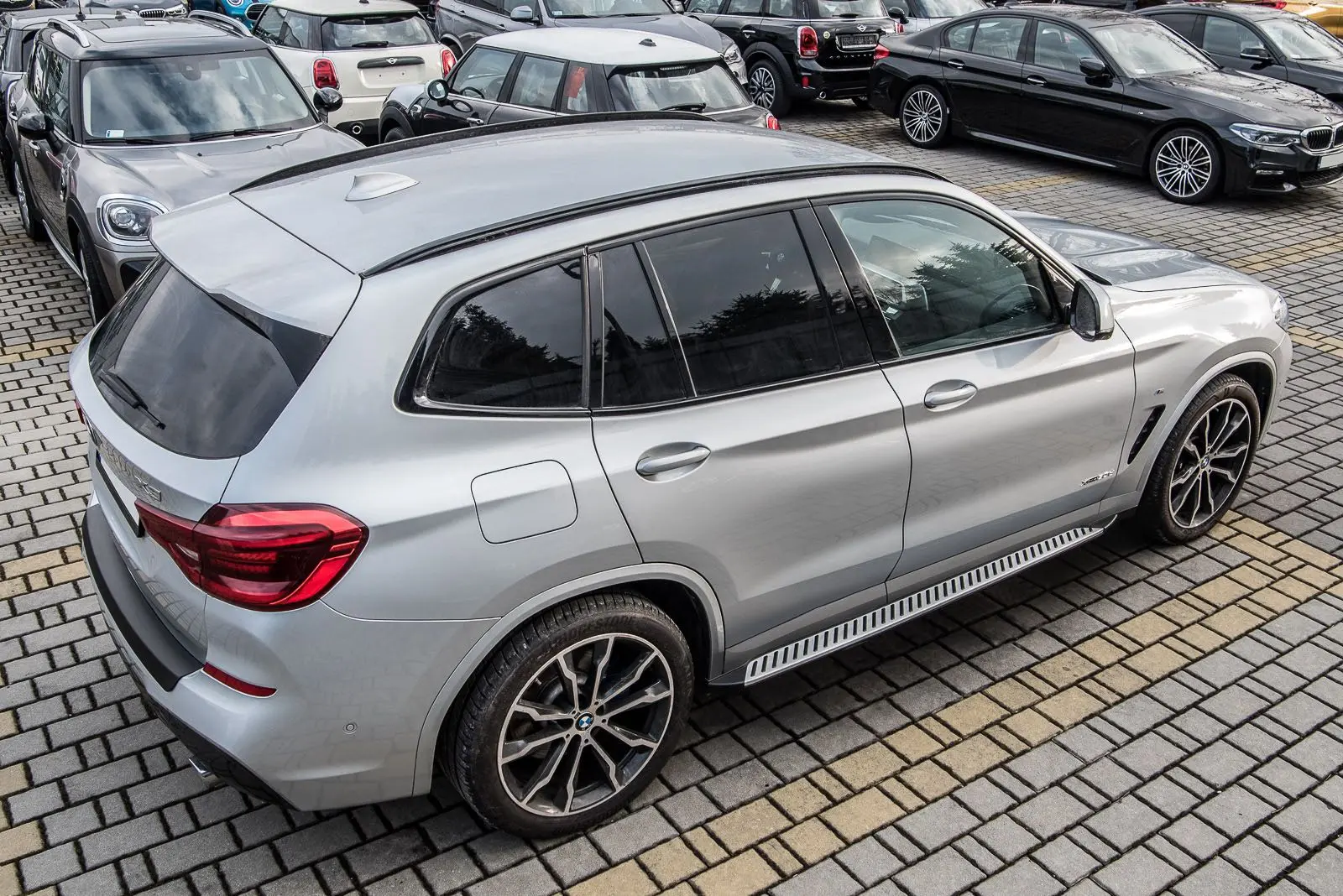 Stigtrinn BMW X3 (G01) 2017 - 2024 / BMW iX3 (G08) 2020 – 2025 – bilde 5