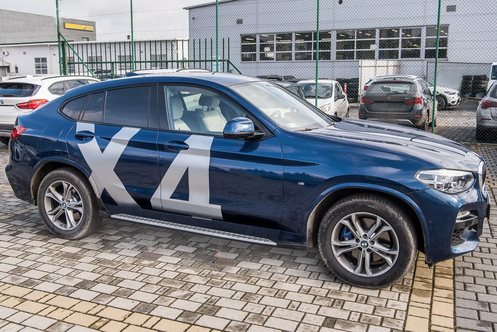 Stigtrinn BMW X4 (F26) 2014 - 2018 – bilde 4