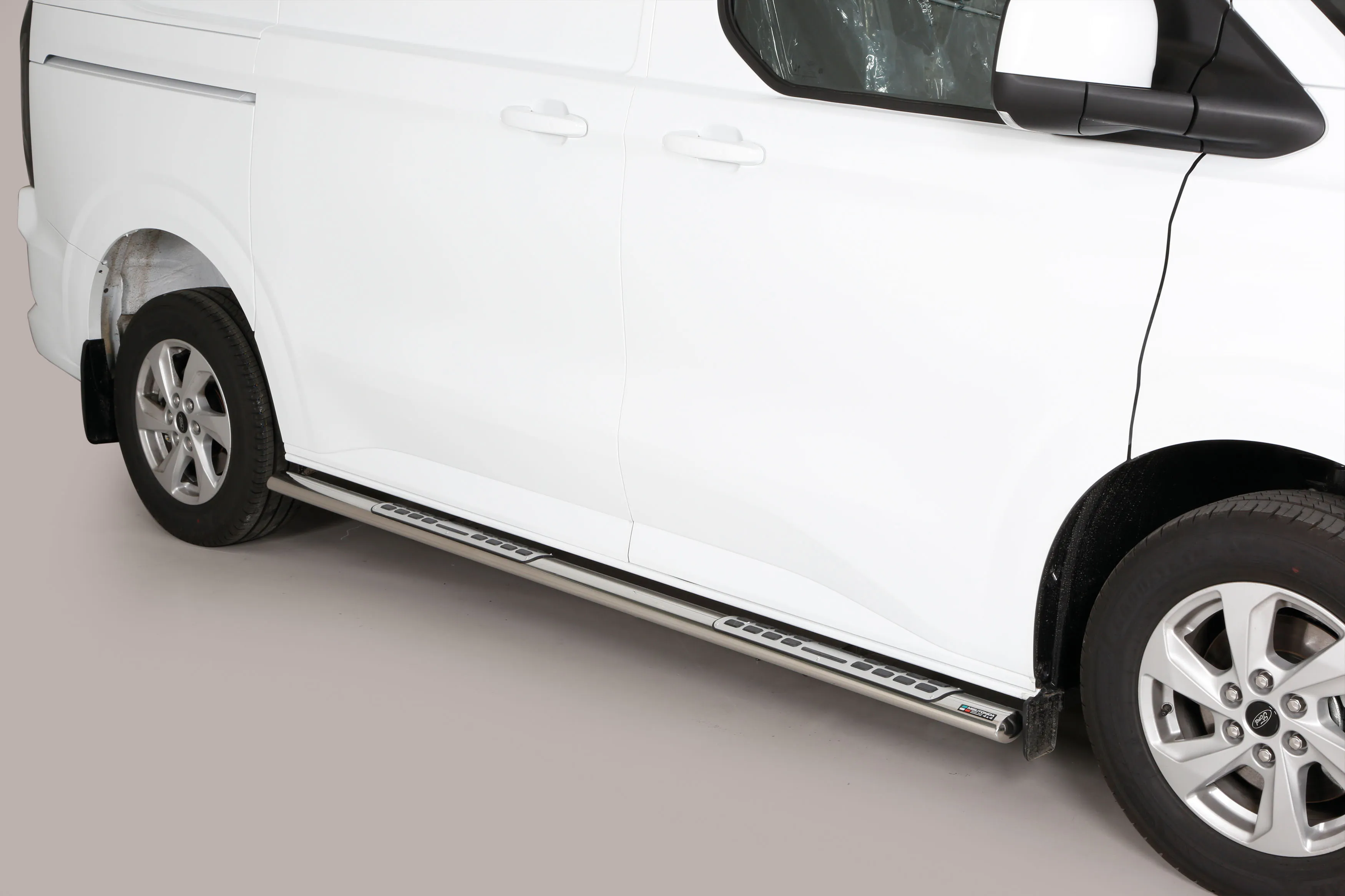 Stigtrinn Ford Transit Custom II / Tourneo Custom II 2023 -> │ L1 - Chrome Edition