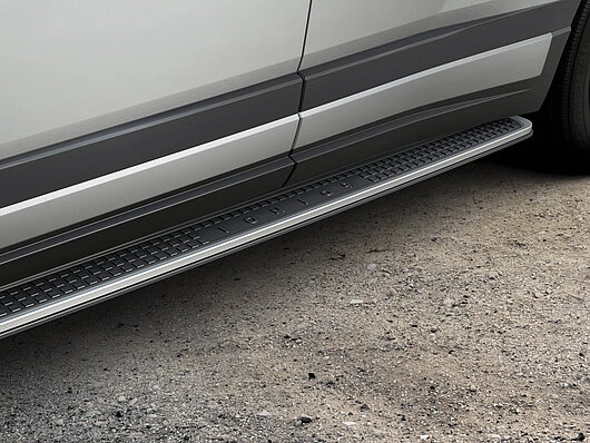 Stigtrinn Hyundai Ioniq 9 2025 -> │  Side Steps Sporty Design