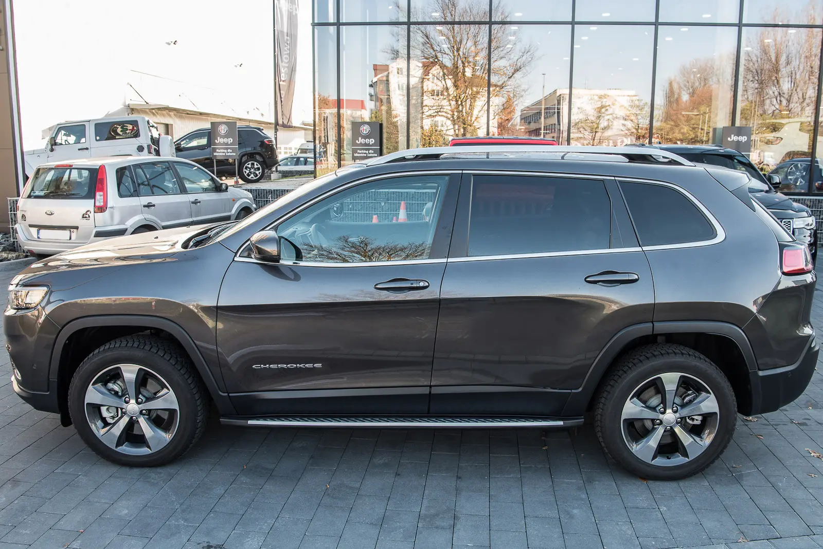 Stigtrinn Jeep Cherokee V 2013 - 2023 – bilde 2