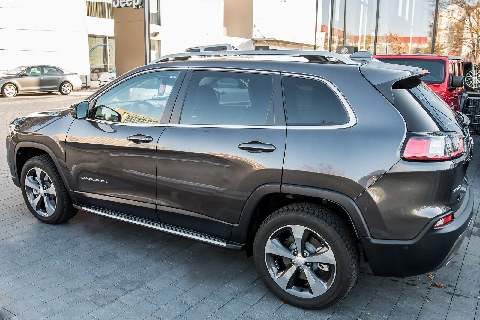 Stigtrinn Jeep Cherokee V 2013 - 2023 – bilde 3