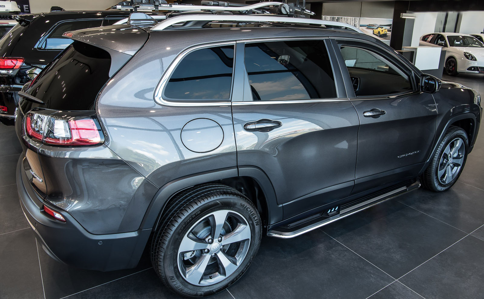 Stigtrinn Jeep Cherokee V 2013 - 2023 – bilde 4