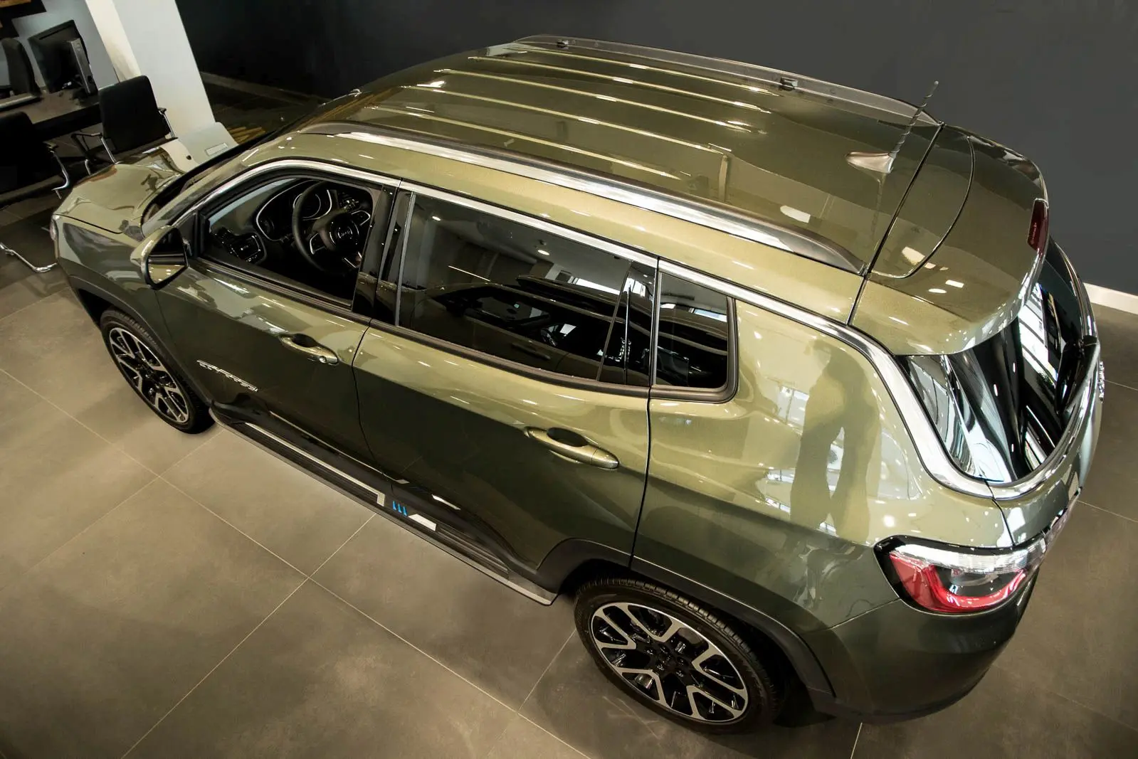 Stigtrinn Jeep Compass II 2016 - 2020 – bilde 3