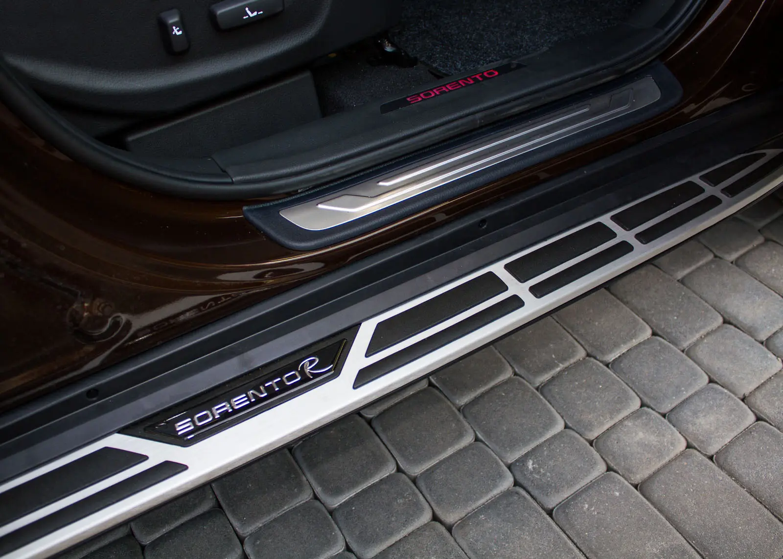 Stigtrinn Kia Sorento II 2009 - 2014