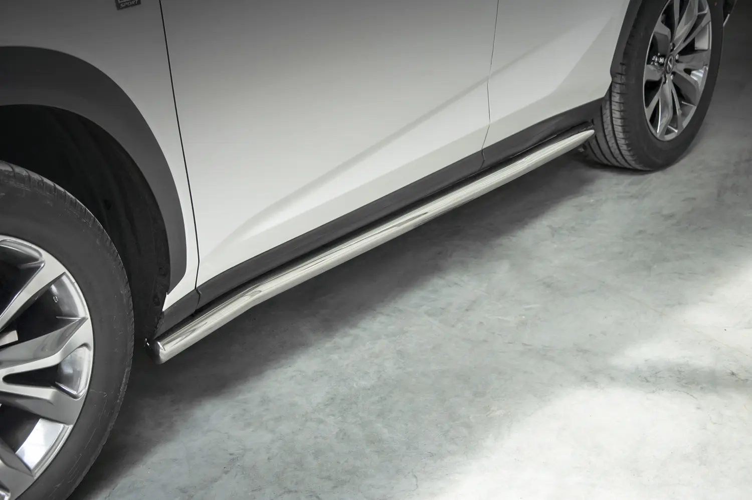 Stigtrinn Lexus NX I 2014 - 2021 │ Silver Image 1
